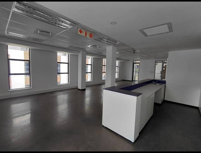 273M² OFFICE TO LET IN BRYANSTON
